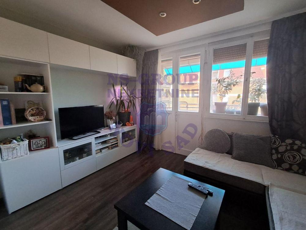 Glavna slika -Trosoban, 81m2, Liman 1 Novi Sad, sa terasom, ima lift