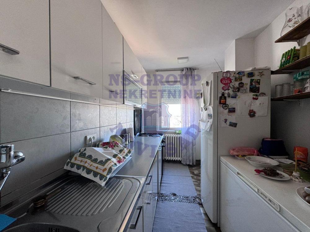 Slika 4 - Trosoban, 80m2, Liman 4 Novi Sad, sa terasom, ima lift