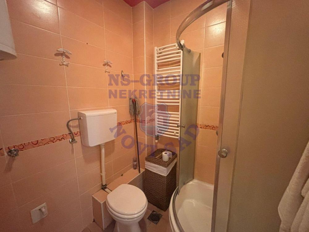 Slika 9 - Odličan dvoiposoban stan u Veterniku! 