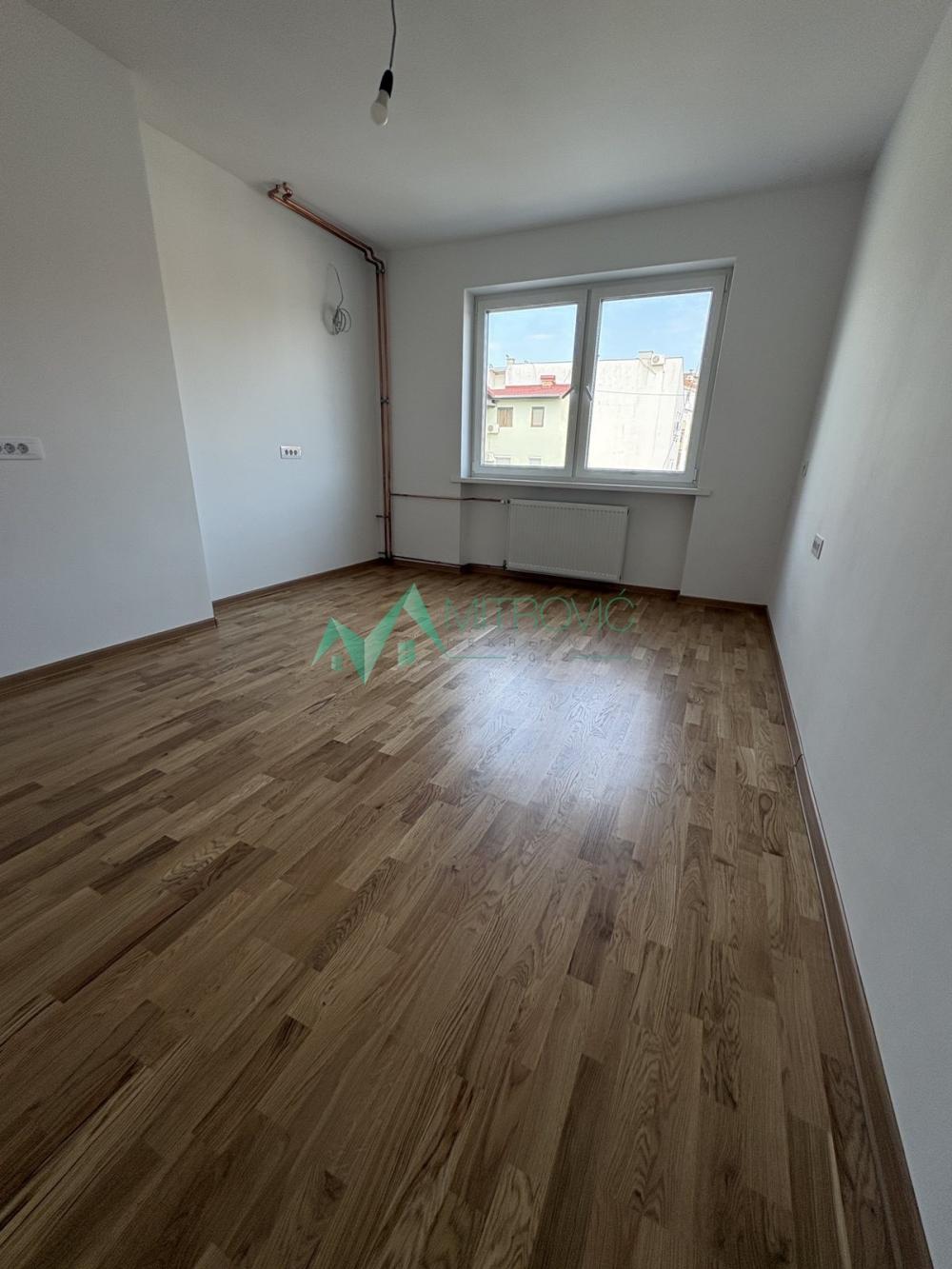 Slika 3 - Fenomenalan, kompletno renoviran dvoiposoban stan-Grbavica- izuzetna ponuda 