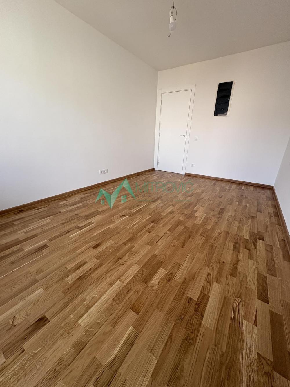 Slika 4 - Fenomenalan, kompletno renoviran dvoiposoban stan-Grbavica- izuzetna ponuda 
