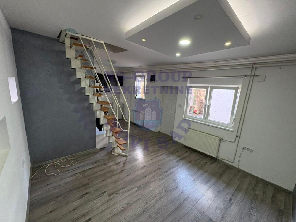 Slika 1 - Odličan dvorišni dupleks u centru Novog Sada!