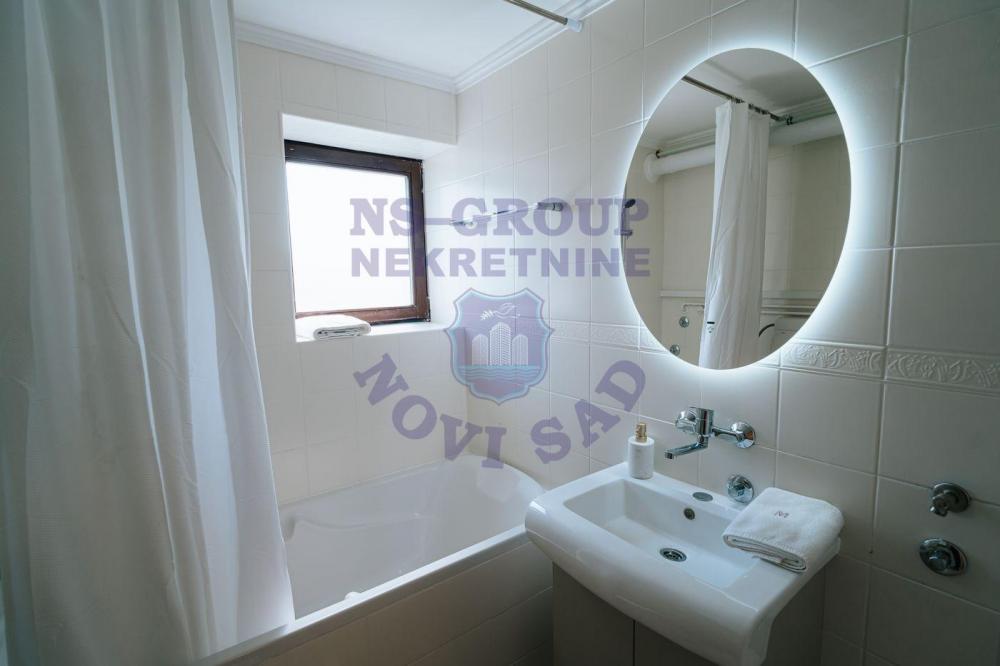 Slika 2 - Trosoban, 74m2, Petrovaradin Novi Sad, sa terasom