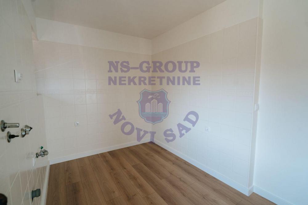 Slika 7 - Trosoban, 74m2, Petrovaradin Novi Sad, sa terasom