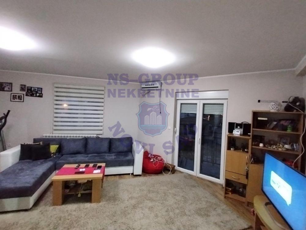 Glavna slika -Četvorosoban stan na Adicama 