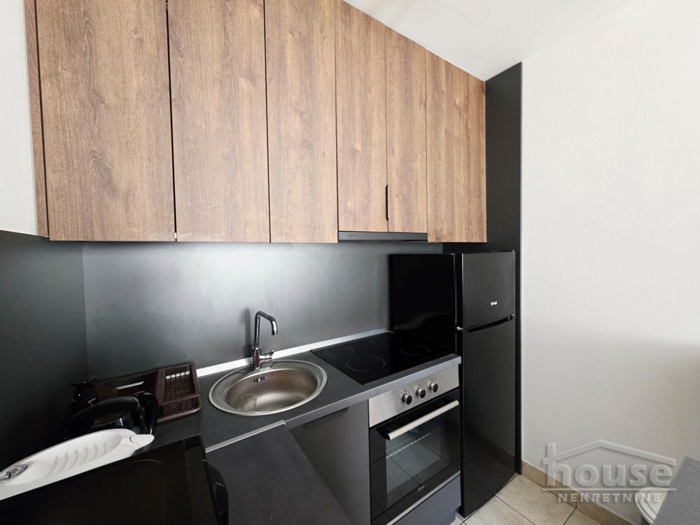 Slika 7 - Stan,NOVI SAD,BULEVAR,kv: 41.00, € 155500, ID: 1065647
