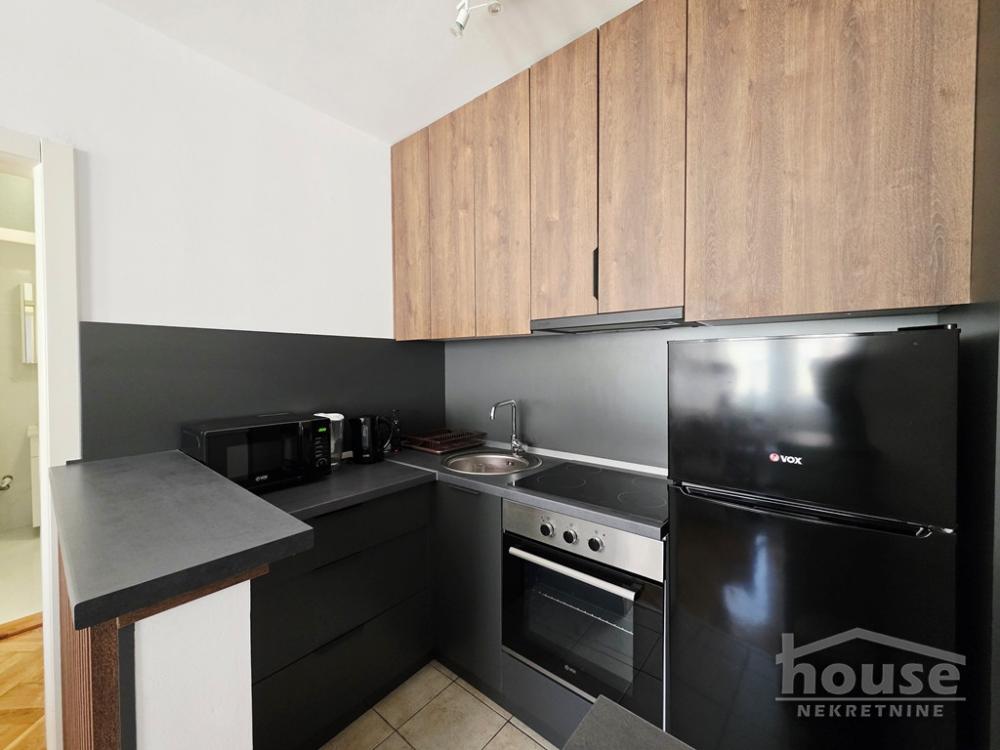 Slika 6 - Stan,NOVI SAD,BULEVAR,kv: 41.00, € 155500, ID: 1065647