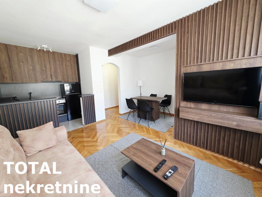 Slika 1 - Stan,NOVI SAD,BULEVAR,kv: 41.00, € 155500, ID: 1102495