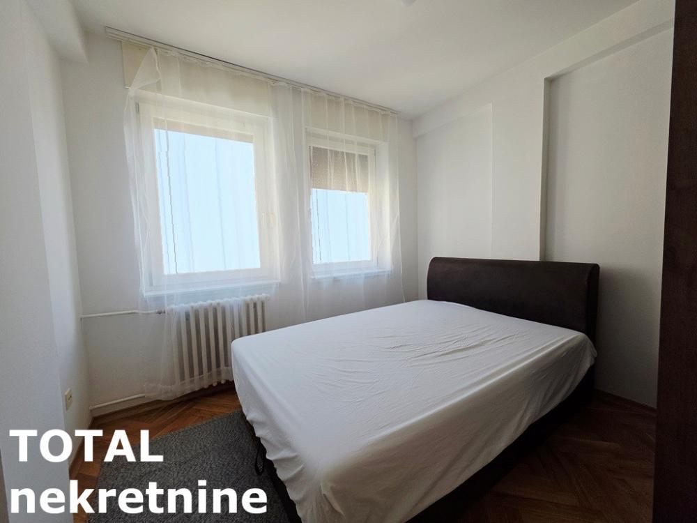 Slika 7 - Stan,NOVI SAD,BULEVAR,kv: 41.00, € 155500, ID: 1102495
