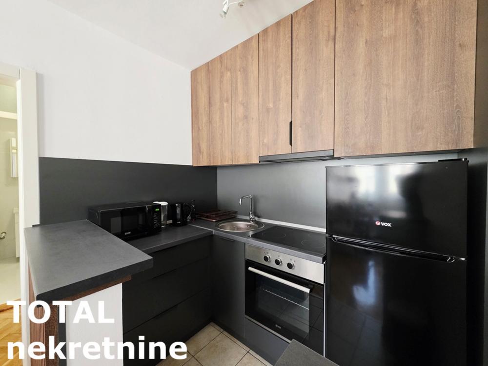 Slika 5 - Stan,NOVI SAD,BULEVAR,kv: 41.00, € 155500, ID: 1102495