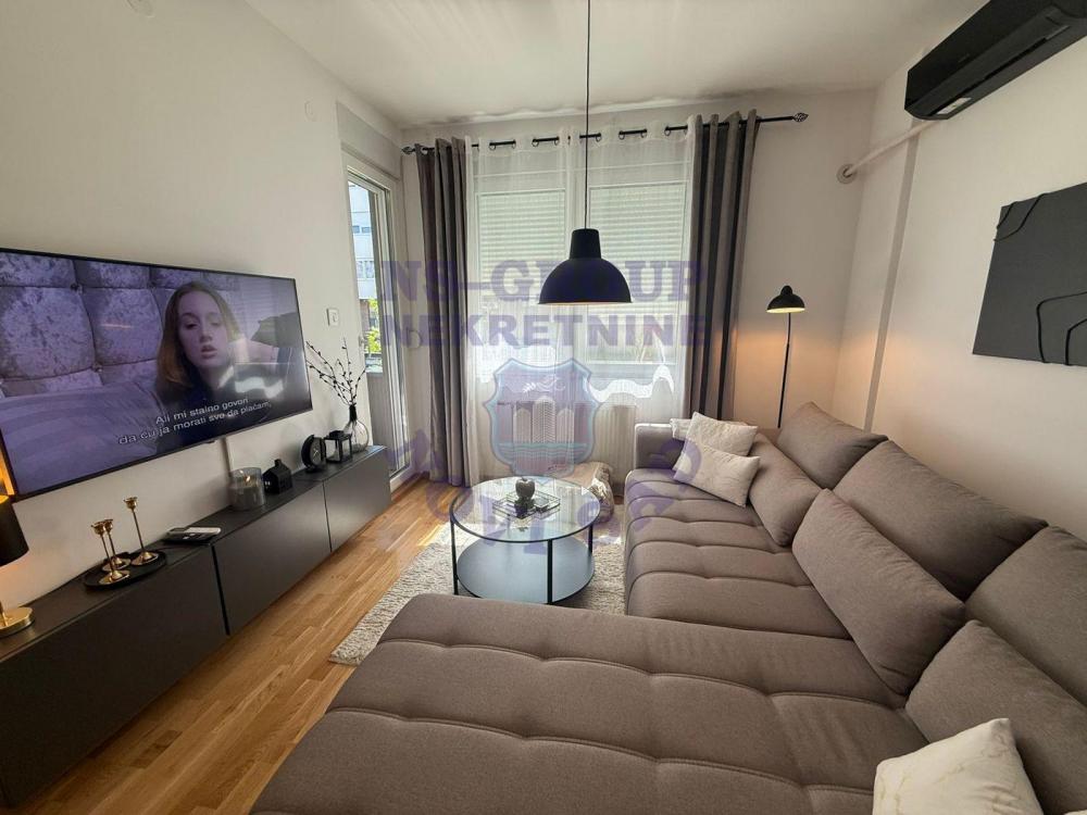 Slika 1 - Kompletno namešten sa parkingom