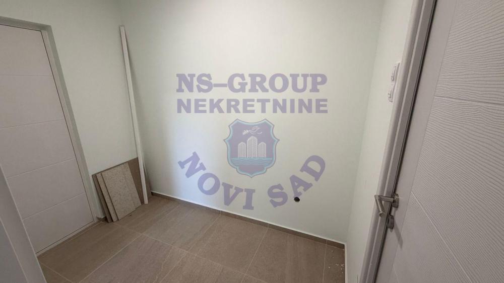 Slika 2 - Dvosoban, 47m2, Avijatičarsko naselje Novi Sad, sa terasom, ima lift