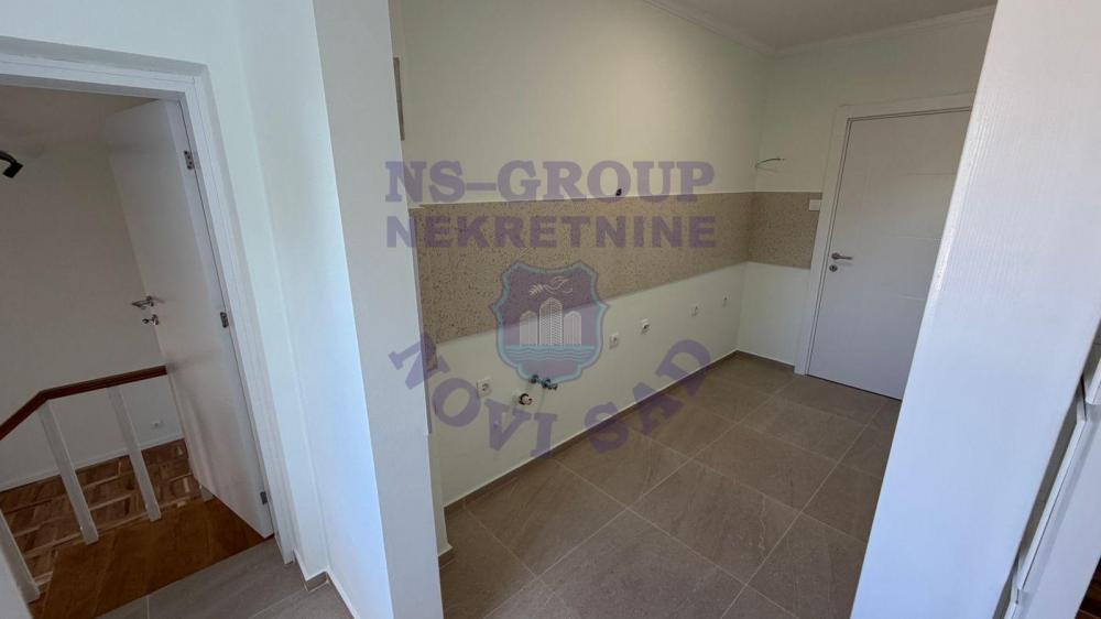 Slika 3 - Dvosoban, 47m2, Avijatičarsko naselje Novi Sad, sa terasom, ima lift