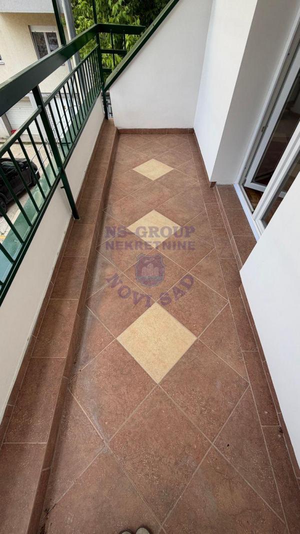 Slika 6 - Dvosoban, 47m2, Avijatičarsko naselje Novi Sad, sa terasom, ima lift