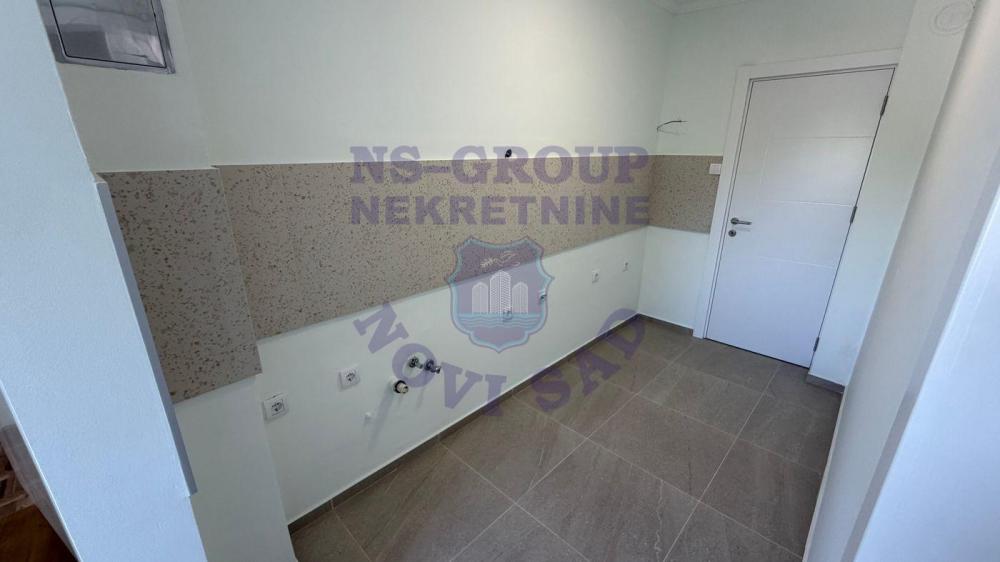 Slika 1 - Dvosoban, 47m2, Avijatičarsko naselje Novi Sad, sa terasom, ima lift