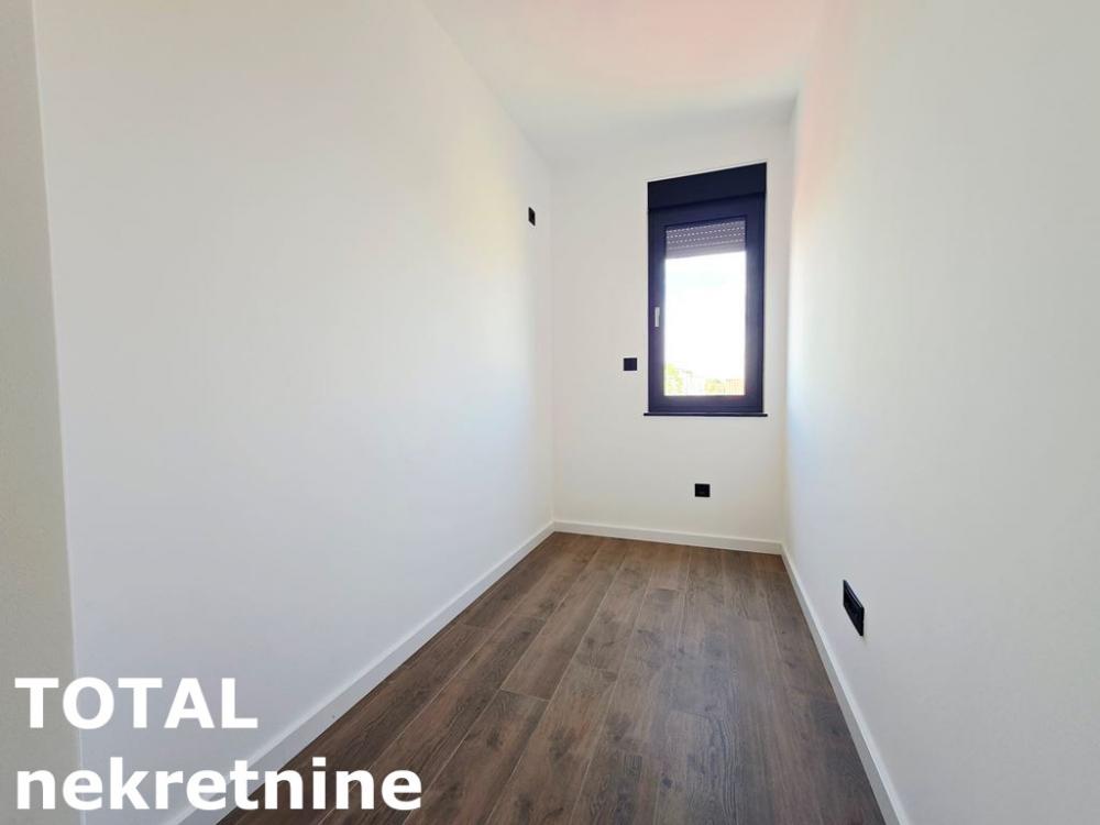 Slika 6 - Stan,NOVI SAD,TELEP,kv: 51.00, € 142800, ID: 1100583