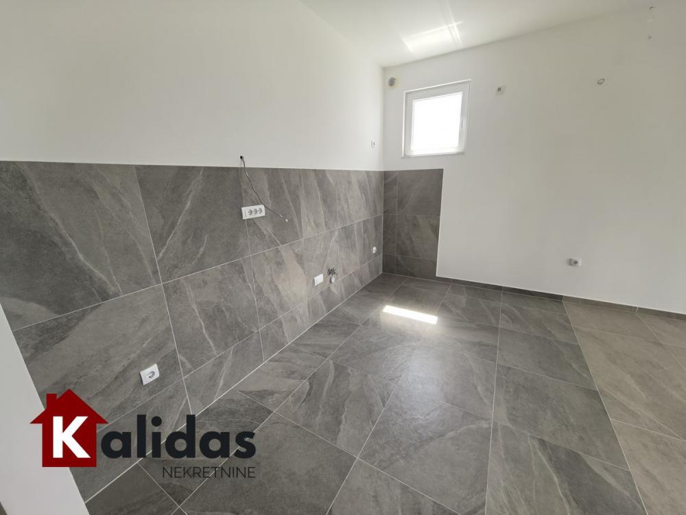 Slika 3 - Stan,NOVI SAD,ADICE,kv: 70, € 144200, ID: 1008751