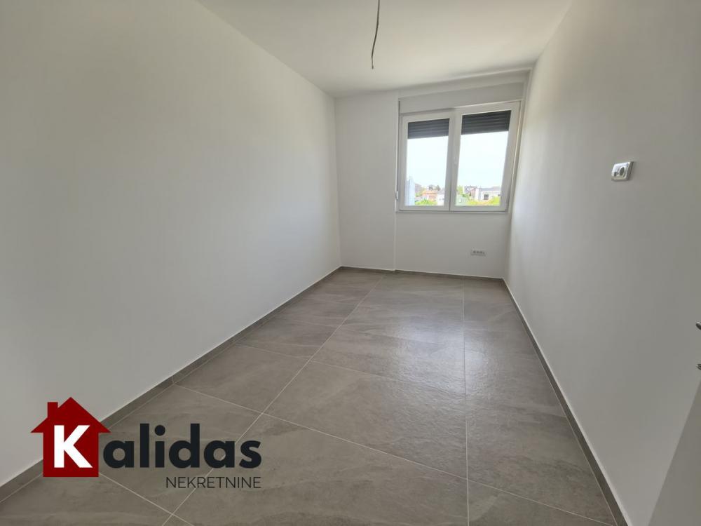 Slika 7 - Stan,NOVI SAD,ADICE,kv: 70, € 144200, ID: 1008751