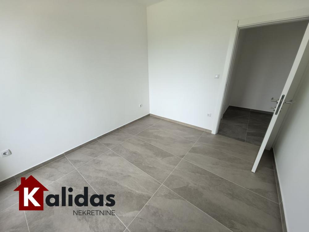 Slika 6 - Stan,NOVI SAD,ADICE,kv: 70, € 144200, ID: 1008751