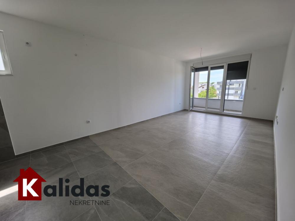 Slika 2 - Stan,NOVI SAD,ADICE,kv: 70, € 144200, ID: 1008751