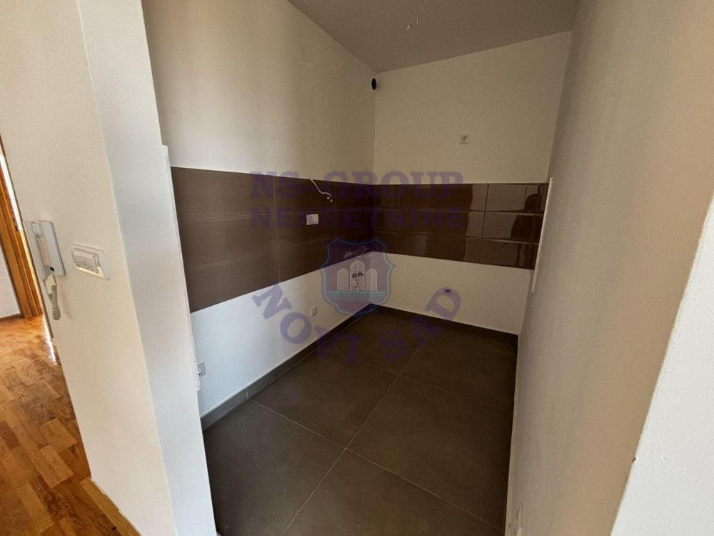 Slika 1 - Odlican cetvorosoban stan na Miseluku!