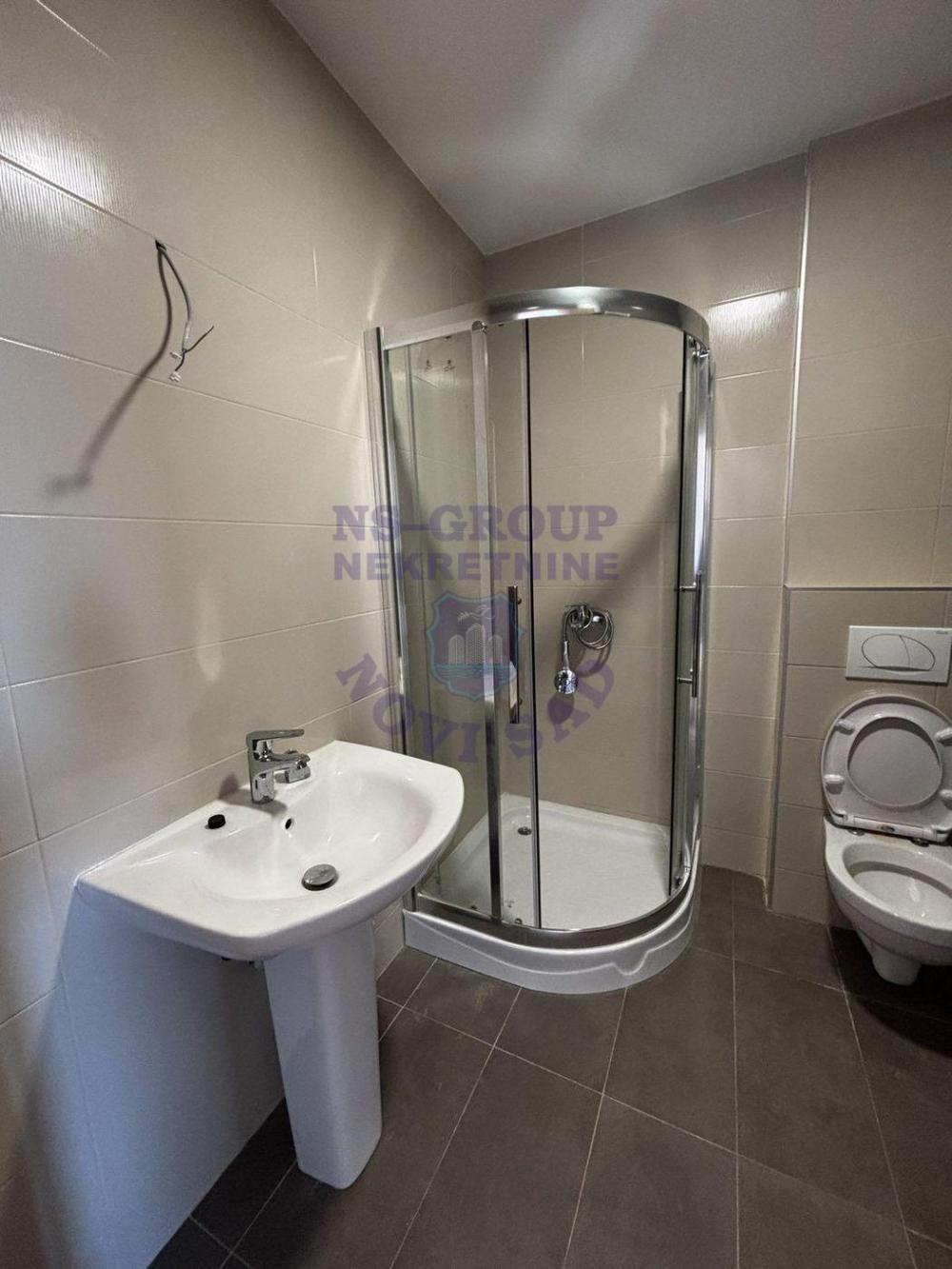 Slika 7 - Odlican cetvorosoban stan na Miseluku!