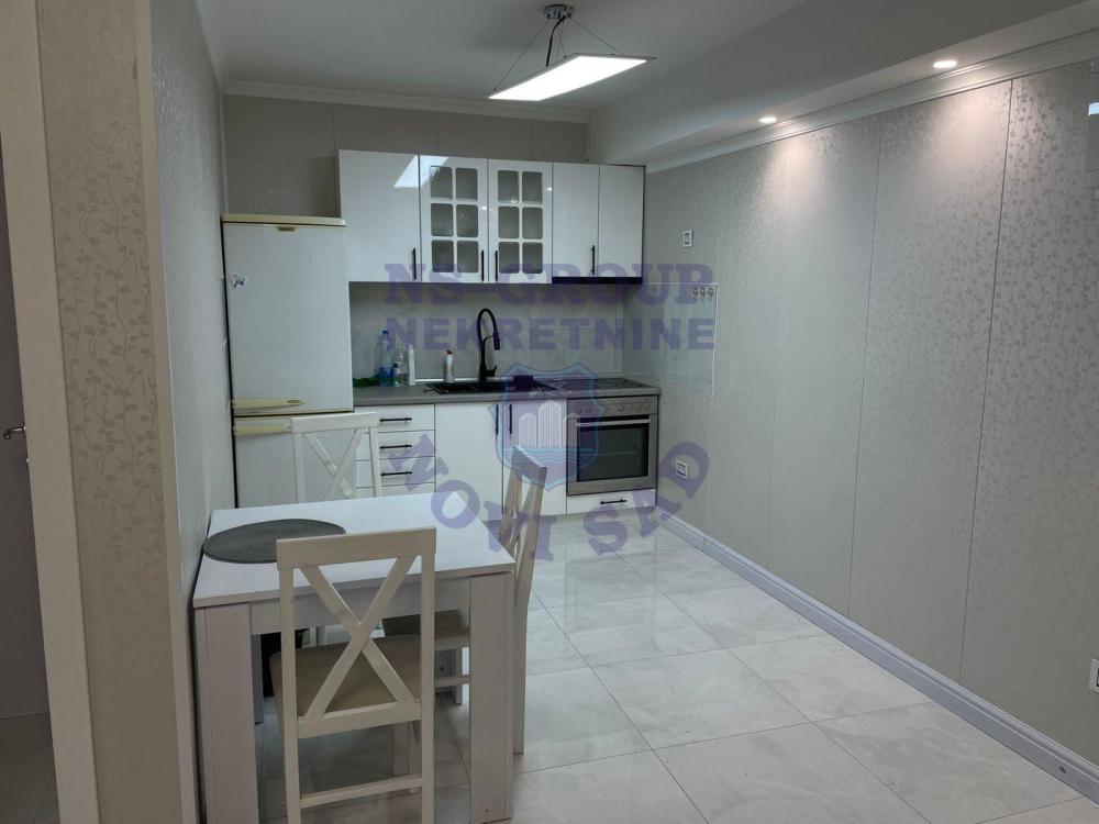 Slika 1 - Odlican dvoiposoban stan na Salajci!