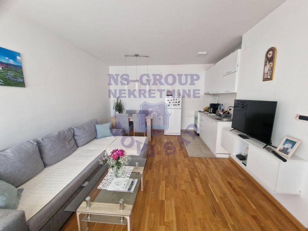 Slika 1 - Odlican jednoiposoban na Somborskom bulevaru!