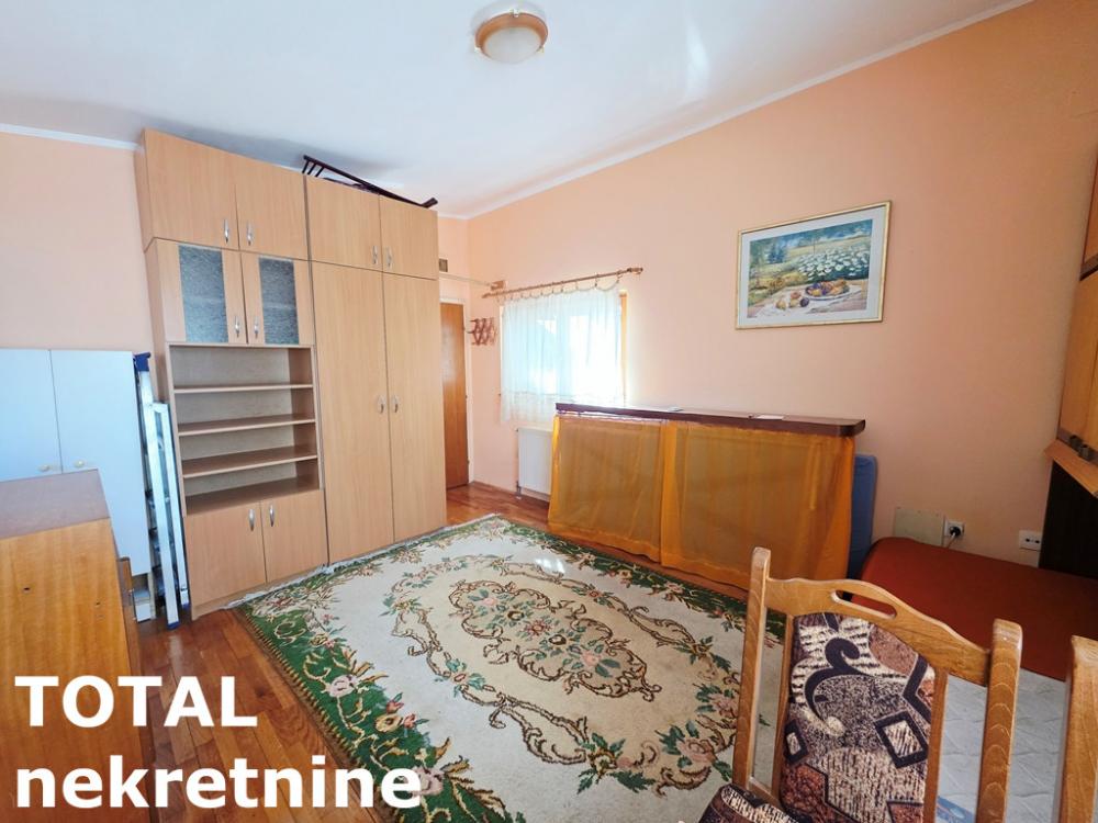 Slika 2 - Stan,NOVI SAD,ZELEZNICKA STANICA,kv: 21.00, € 57000, ID: 1101779