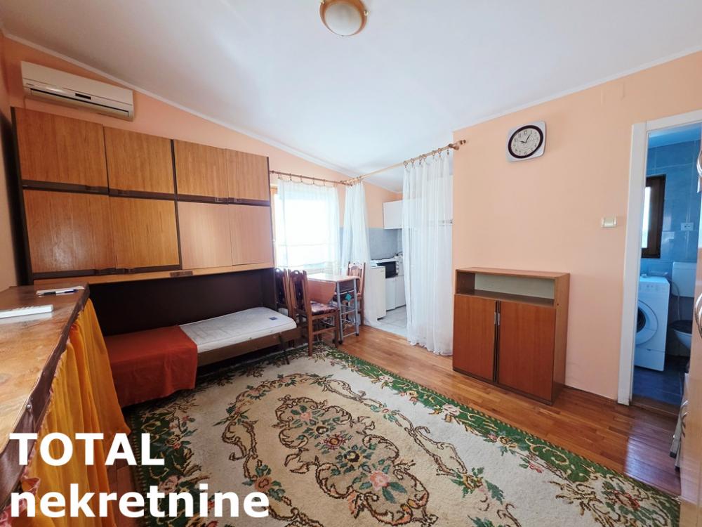 Slika 1 - Stan,NOVI SAD,ZELEZNICKA STANICA,kv: 21.00, € 57000, ID: 1101779
