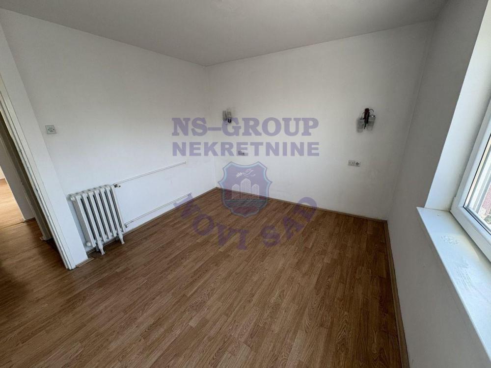 Slika 3 - Odličan trosoban stan na Limanu 1