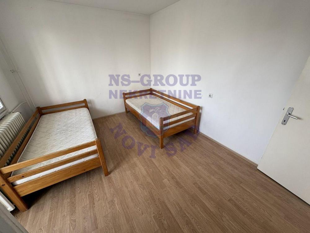 Slika 5 - Odličan trosoban stan na Limanu 1