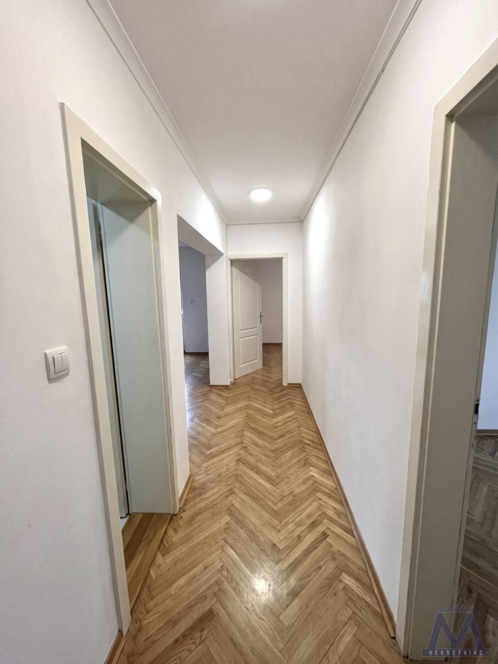 Slika 3 - Stan,NOVI SAD,GRBAVICA,kv: 60, € 190500, ID: 1019354