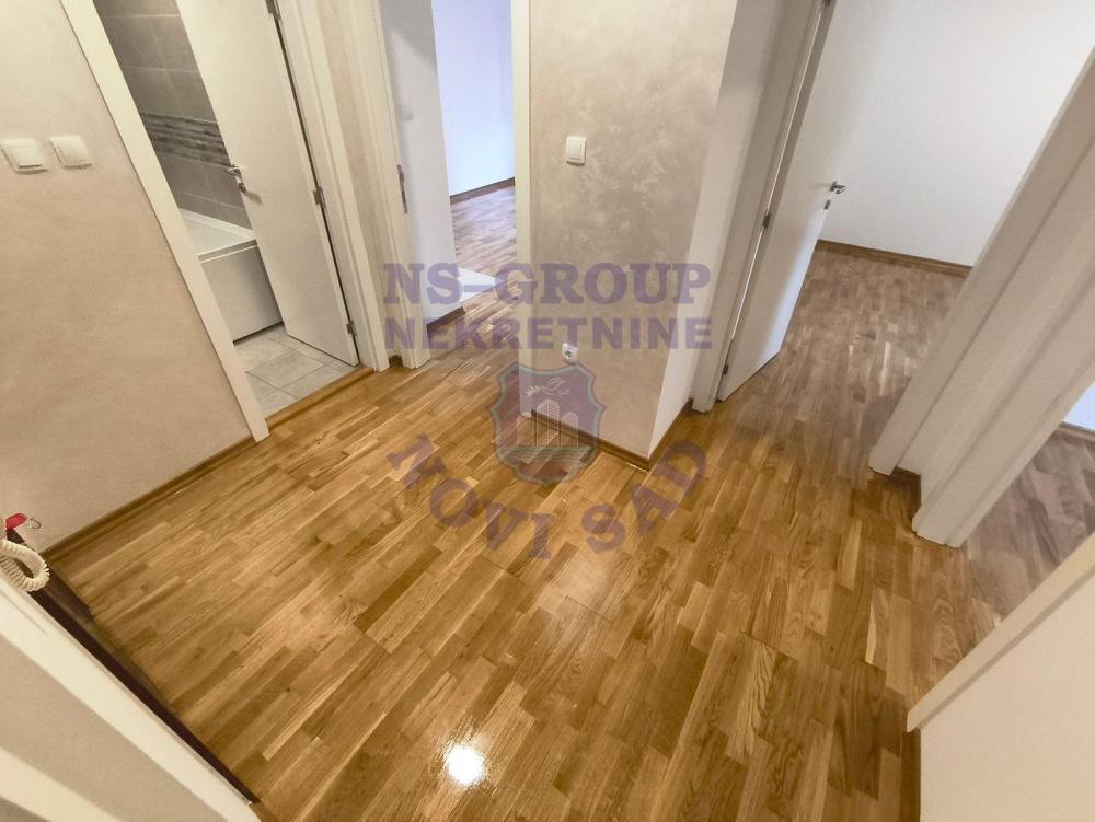 Slika 4 - Četvorosoban, 68m2, Adice Novi Sad, sa terasom