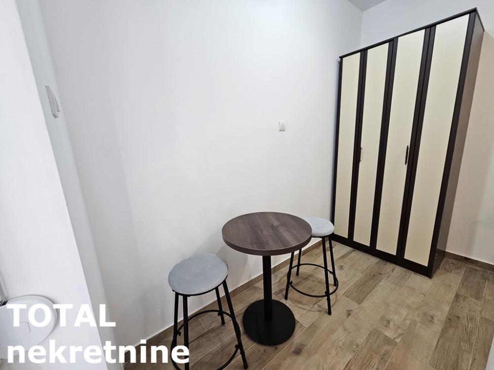 Slika 5 - Stan,PETROVARADIN,CENTAR,kv: 26.00, € 80000, ID: 1100056