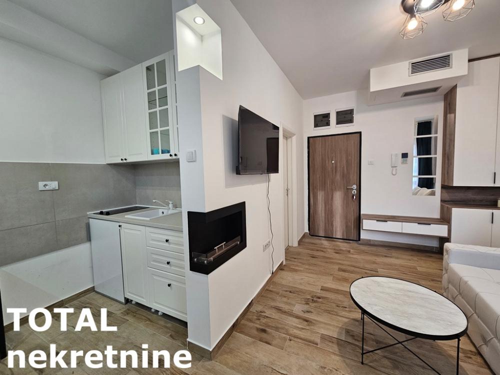 Slika 4 - Stan,PETROVARADIN,CENTAR,kv: 26.00, € 80000, ID: 1100056