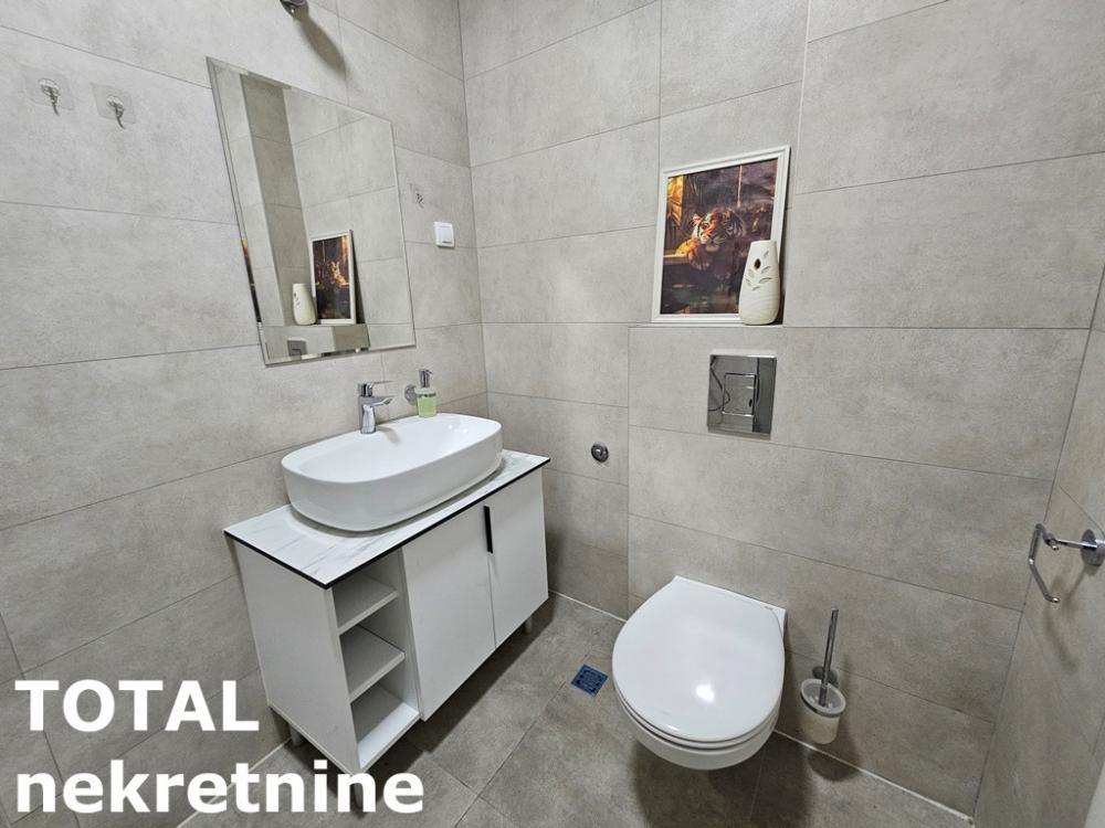 Slika 10 - Stan,PETROVARADIN,CENTAR,kv: 26.00, € 80000, ID: 1100056