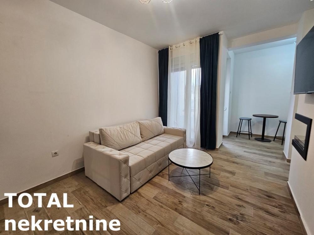 Slika 3 - Stan,PETROVARADIN,CENTAR,kv: 26.00, € 80000, ID: 1100056