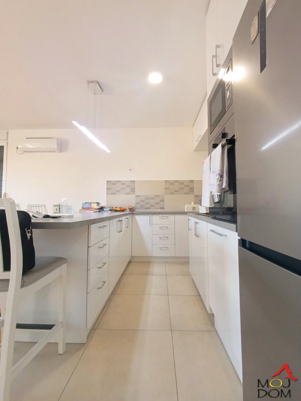 Slika 5 - Stan,NOVI SAD,SOMBORSKI BULEVAR,kv: 82, € 236900, ID: 1032176