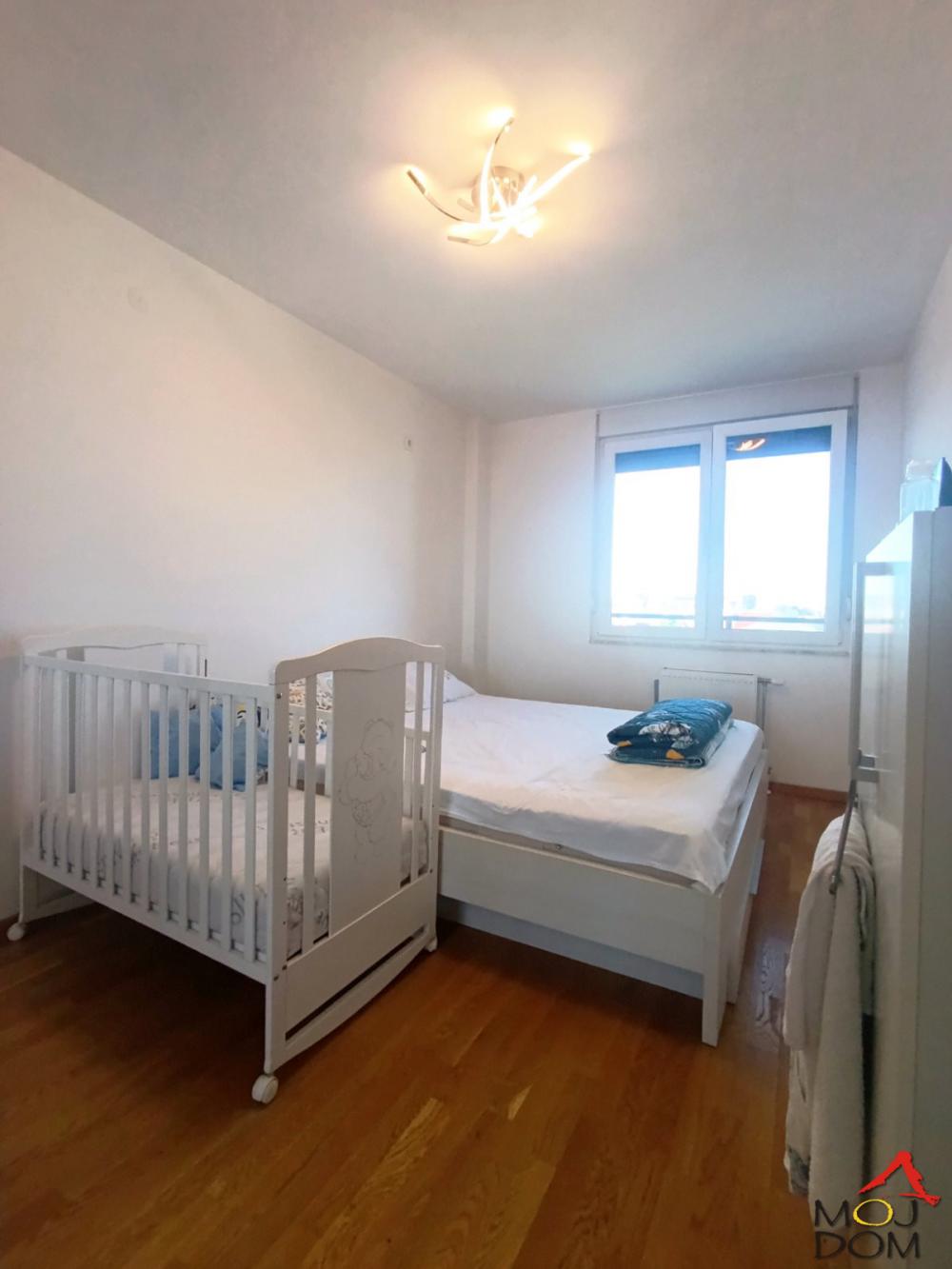 Slika 11 - Stan,NOVI SAD,SOMBORSKI BULEVAR,kv: 82, € 236900, ID: 1032176
