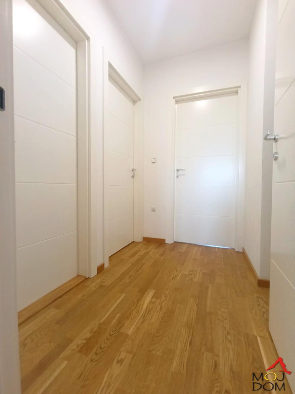 Slika 10 - Stan,NOVI SAD,SOMBORSKI BULEVAR,kv: 82, € 236900, ID: 1032176