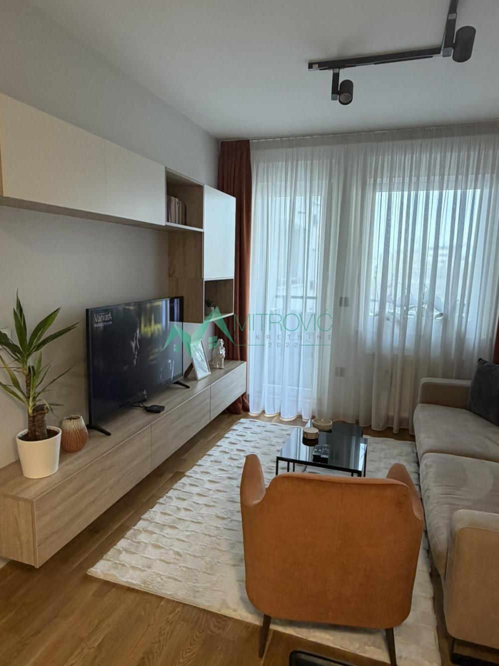 Slika 2 - Prodaje se kompletno namešten luksuzan jednoiposotoban stan