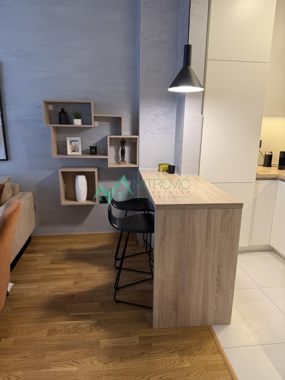 Slika 5 - Prodaje se kompletno namešten luksuzan jednoiposotoban stan