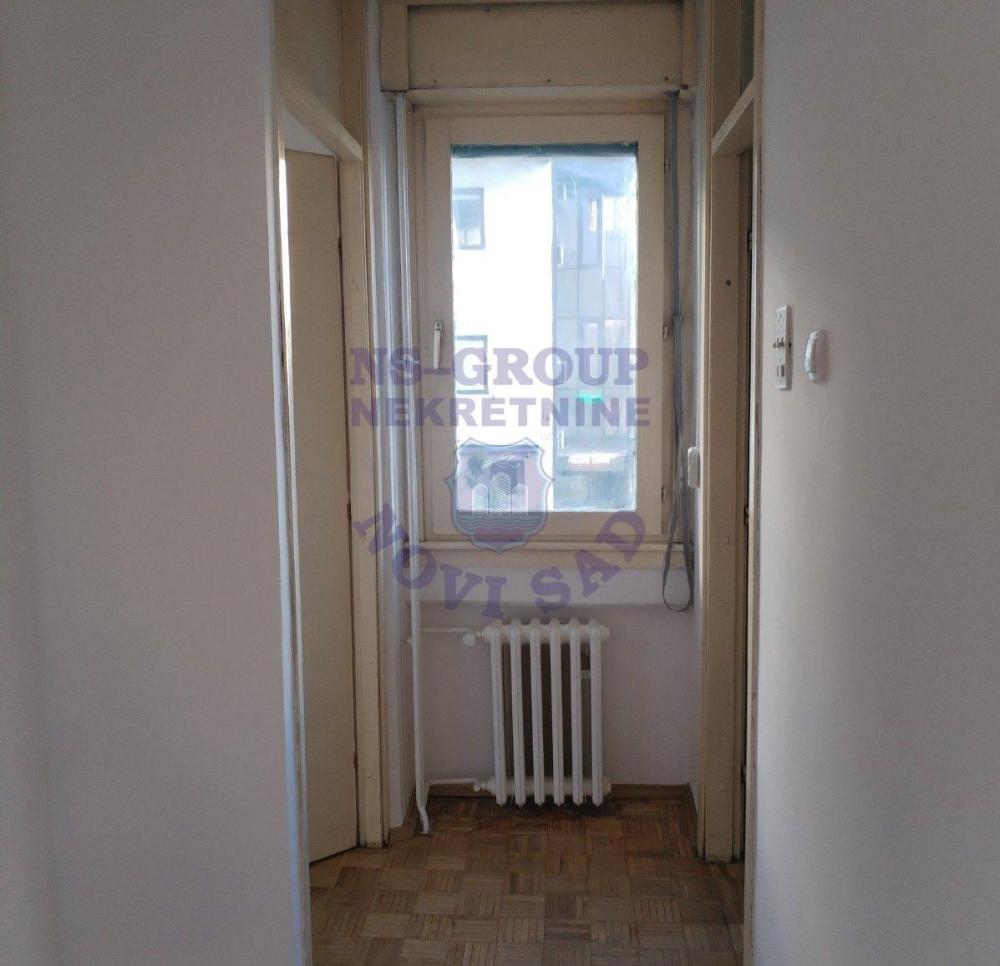 Slika 3 - Dvosoban, 59m2, Bulevar oslobođenja Novi Sad, sa terasom, ima lift