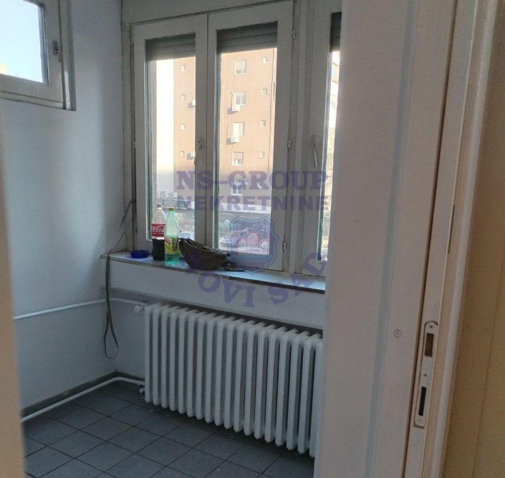 Slika 5 - Dvosoban, 59m2, Bulevar oslobođenja Novi Sad, sa terasom, ima lift