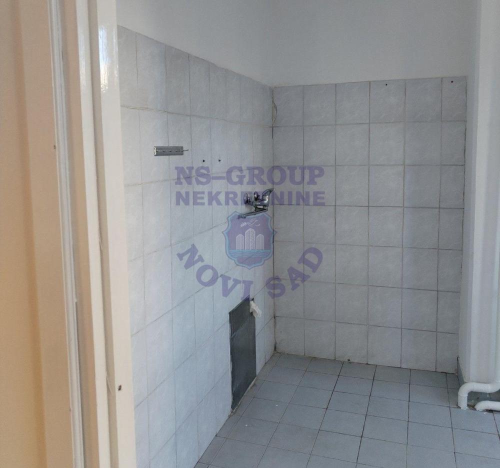 Slika 6 - Dvosoban, 59m2, Bulevar oslobođenja Novi Sad, sa terasom, ima lift