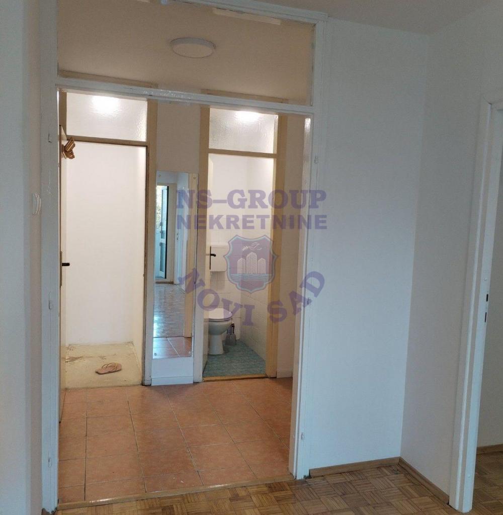 Slika 7 - Dvosoban, 59m2, Bulevar oslobođenja Novi Sad, sa terasom, ima lift
