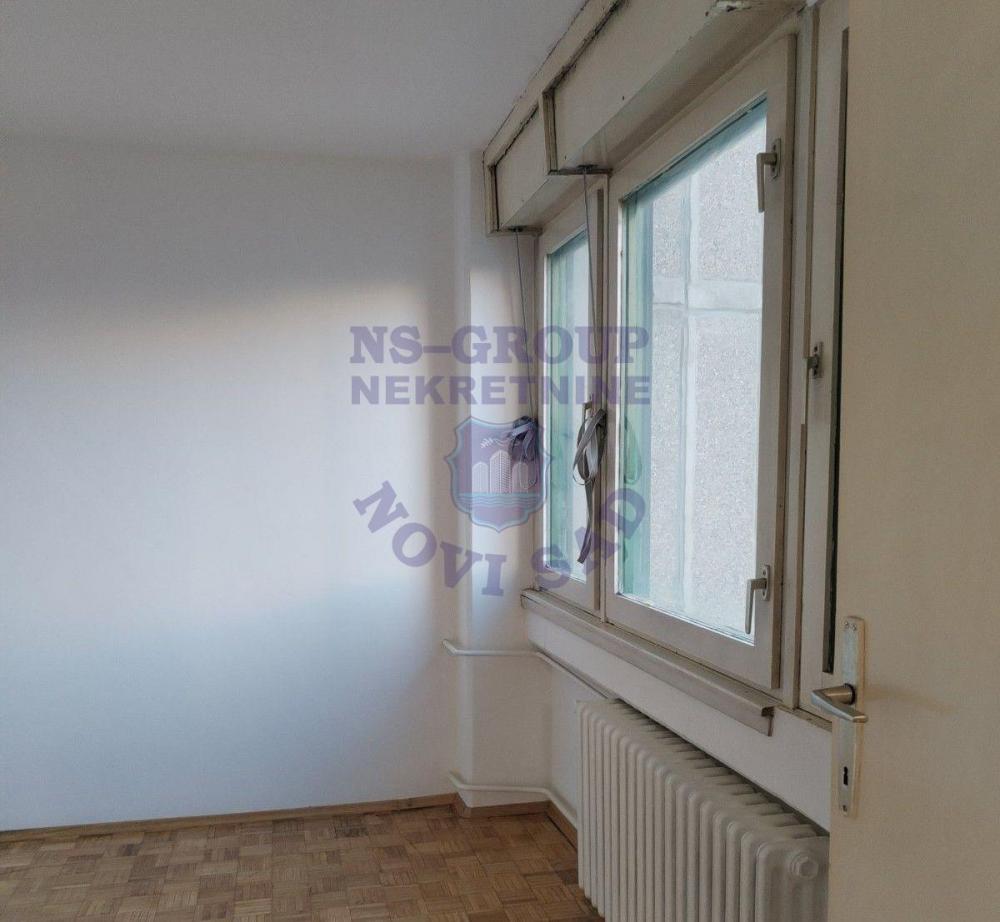 Slika 8 - Dvosoban, 59m2, Bulevar oslobođenja Novi Sad, sa terasom, ima lift