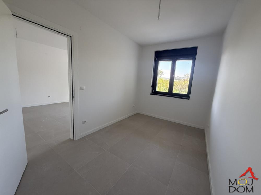 Slika 9 - Stan,NOVI SAD,TELEP,kv: 53, € 159900, ID: 1032165
