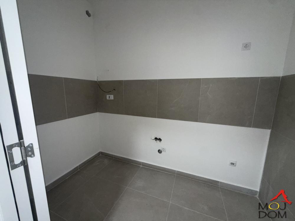 Slika 4 - Stan,NOVI SAD,TELEP,kv: 53, € 159900, ID: 1032165